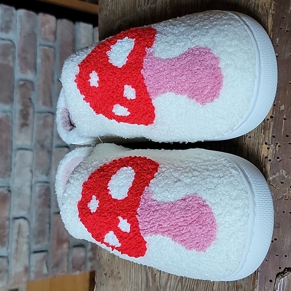 MUSHROOM SLIPPERS - Picture 5 of 5